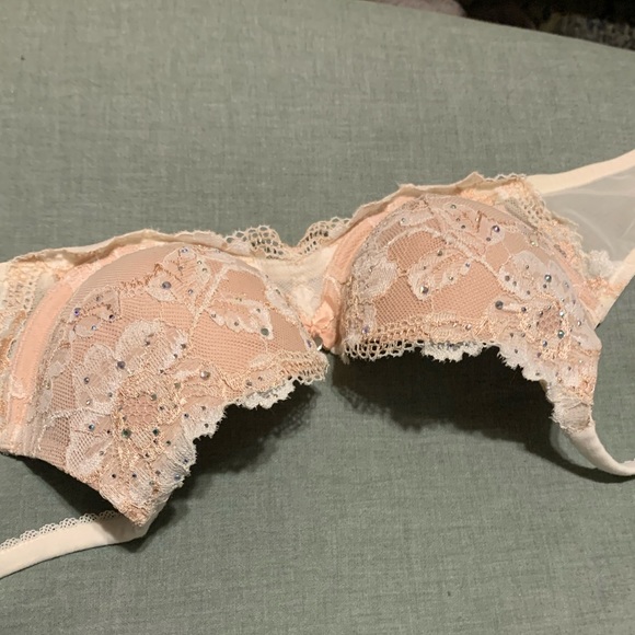 💕Body by Victoria LIGHTLY LINED Demi Bra💕 - Picture 5 of 10